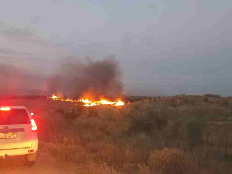 El incendio de Méntrida está en fase de control y perimetrado y los vecinos tienen las carreteras abiertas