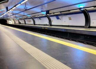 Los vecinos de Móstoles podrán resolver sus dudas de Metro con este nuevo canal de atención al usuario