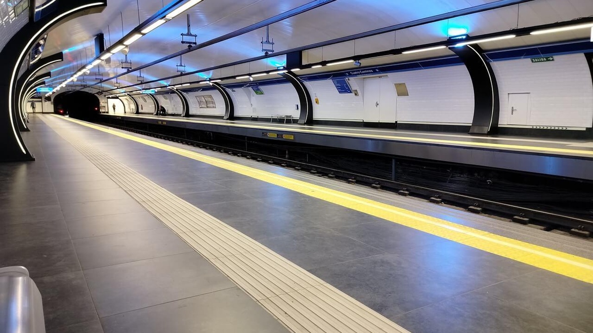 Los vecinos de Móstoles podrán resolver sus dudas de Metro con este nuevo canal de atención al usuario