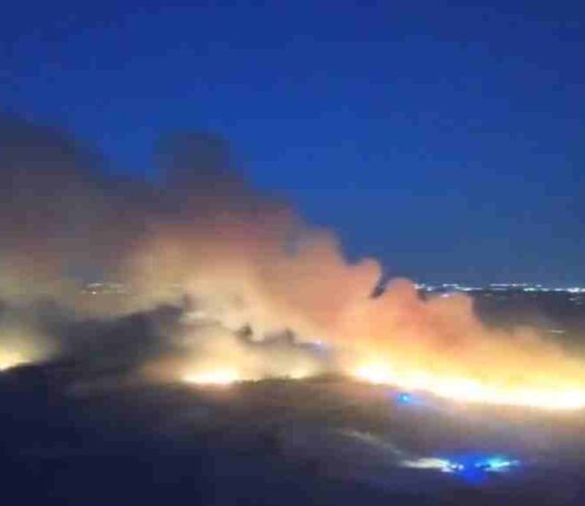 El incendio de Méntrida está en fase de control y perimetrado y los vecinos tienen las carreteras abiertas