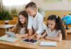 Sin dispositivos digitales individuales en las aulas de infantil y primaria de Móstoles