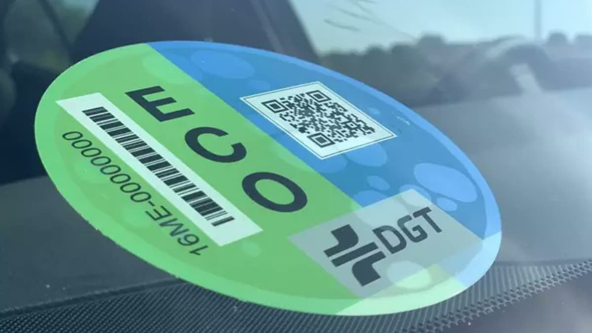 La DGT cambiará las etiquetas en 2026 así afectará a los coches que circulan por Móstoles