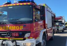 Intervención de las autoridades para apagar un incendio en Móstoles