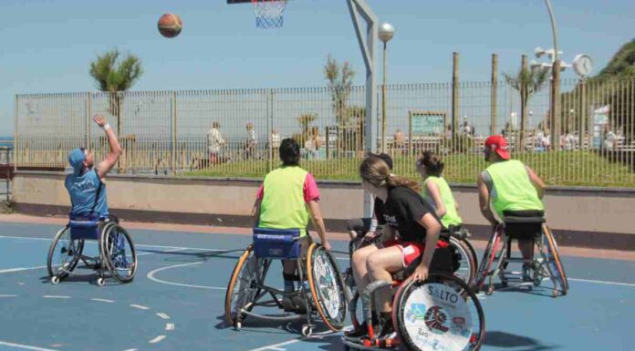 El mejor baloncesto en silla de ruedas 3x3 de España en la Plaza del Sol de Móstoles