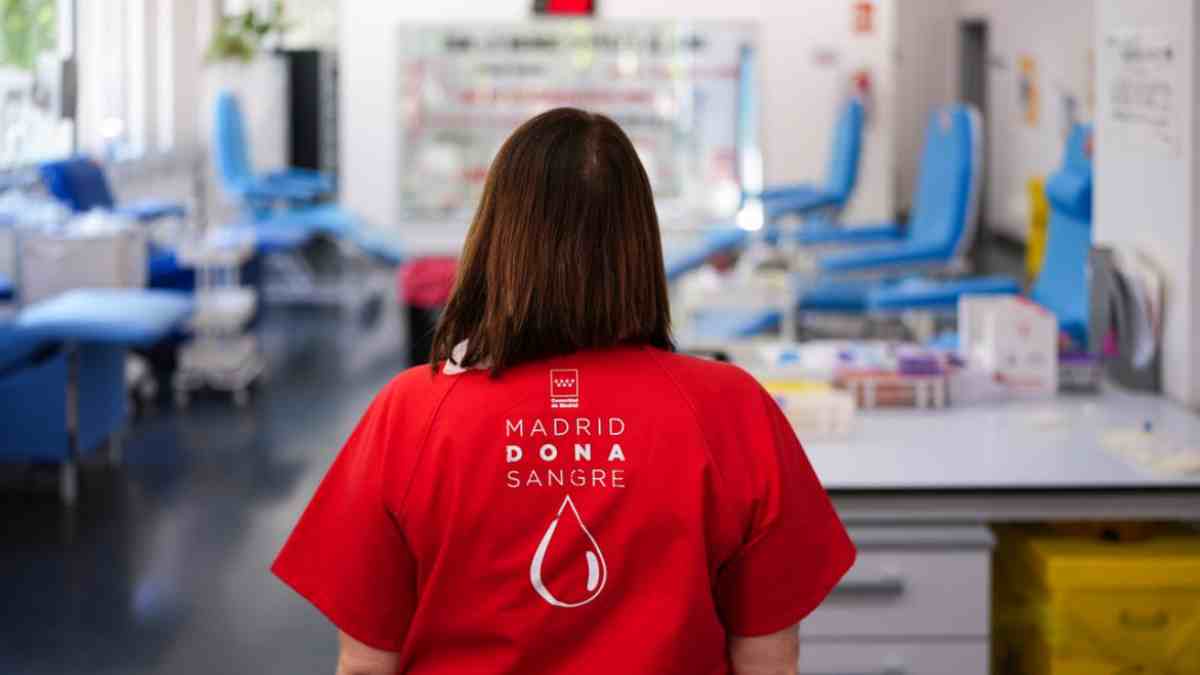 Llamamiento urgente en Móstoles para donar sangre: la Comunidad de Madrid activa la alerta roja