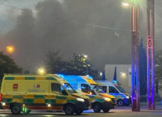 Un incendio en Tres Cantos deja nubes de humo y ceniza en Móstoles