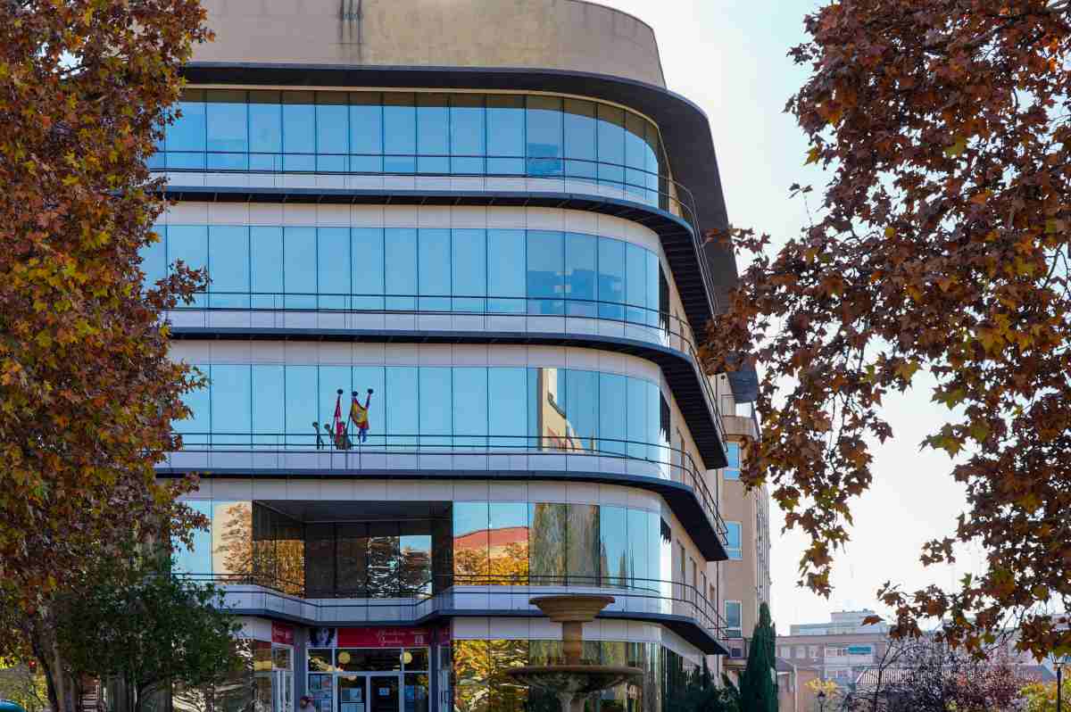 Descubriendo quién está detrás de las palabras en la Biblioteca Almudena Grandes de Móstoles para despedir septiembre