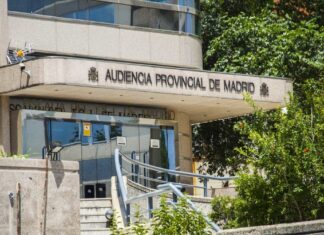 Comienza el juicio contra el acusado de asesinar a su pareja delante de su hijo en Móstoles