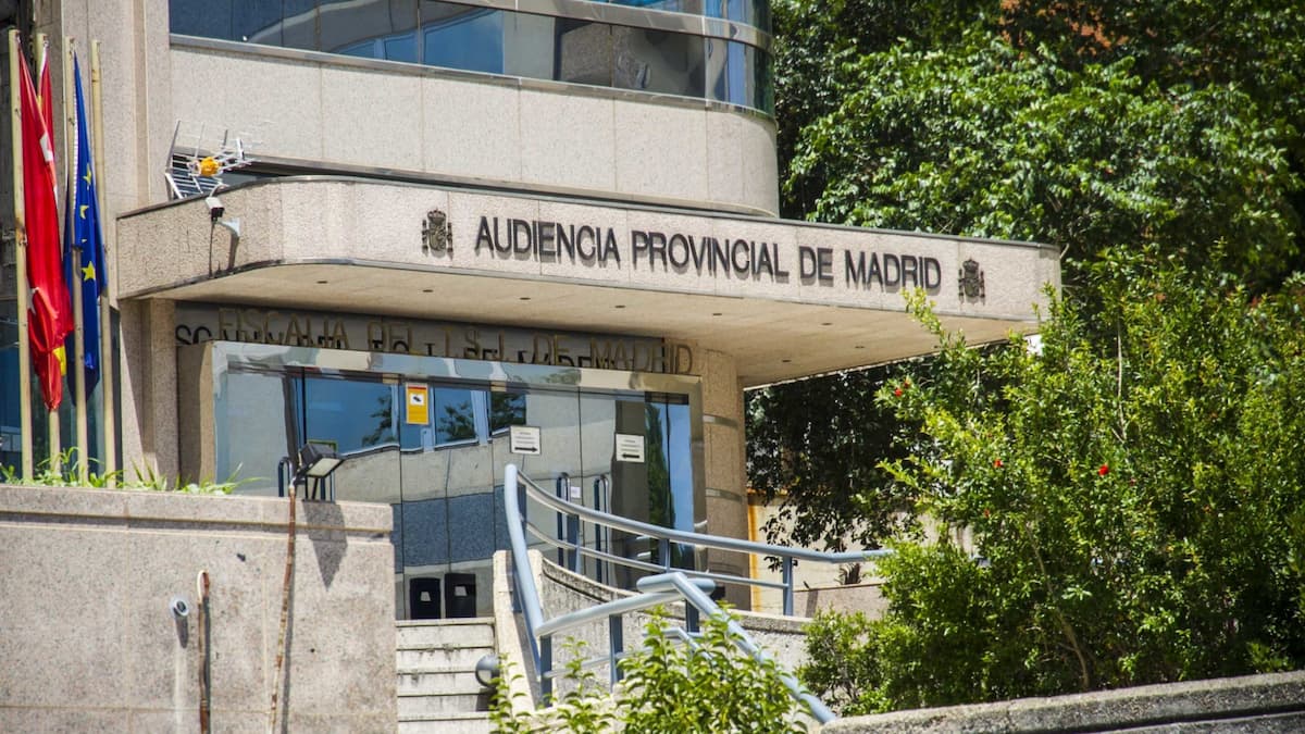 Comienza el juicio contra el acusado de asesinar a su pareja delante de su hijo en Móstoles Comienza el juicio contra el acusado de asesinar a su pareja delante de su hijo en Móstoles