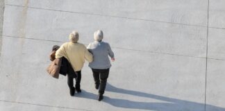 Los mayores de 60 años de Móstoles tendrán un Carnet Senior con descuentos y actividades