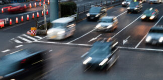 Conducir en atascos: cómo hacerlo de manera segura