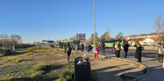 Recogen casi 13.000 firmas para que los autobuses de Móstoles lleguen a Príncipe Pío