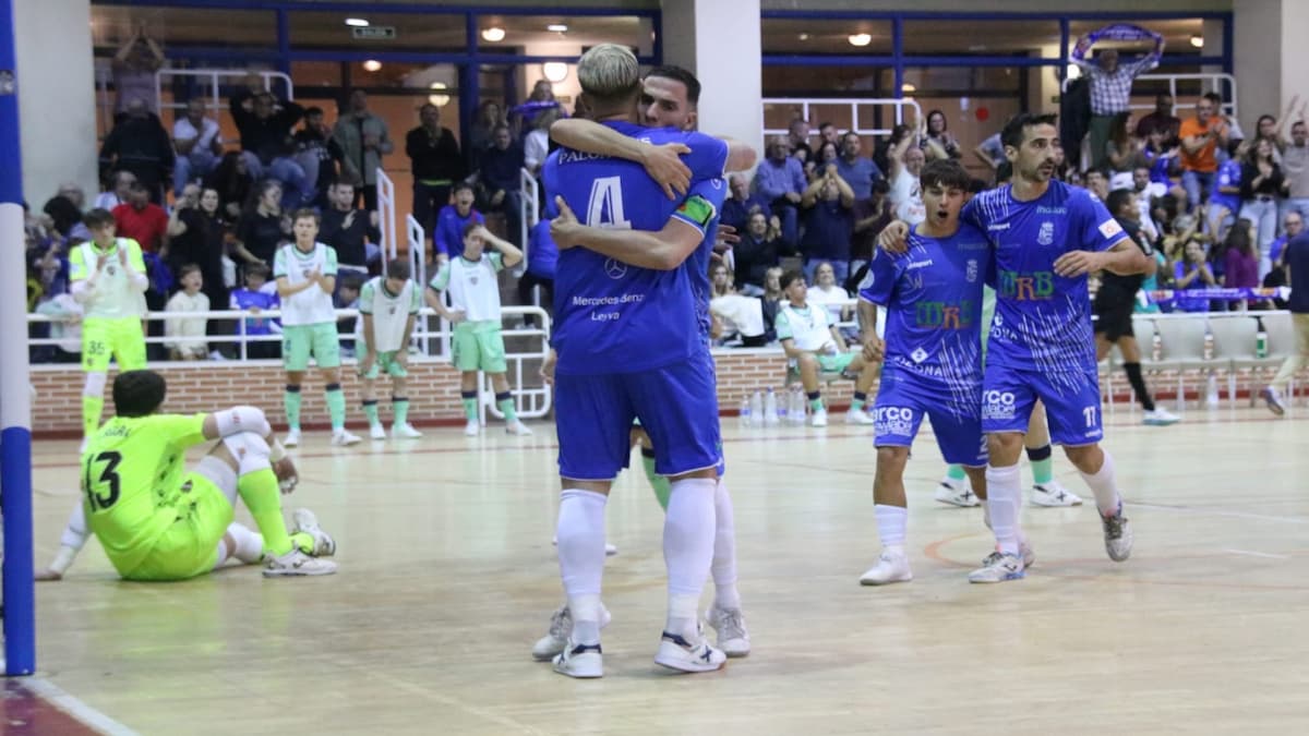 El FS Móstoles se engancha a los playoffs de ascenso a Primera División con otra victoria El FS Móstoles se engancha a los playoffs de ascenso a Primera División con otra victoria