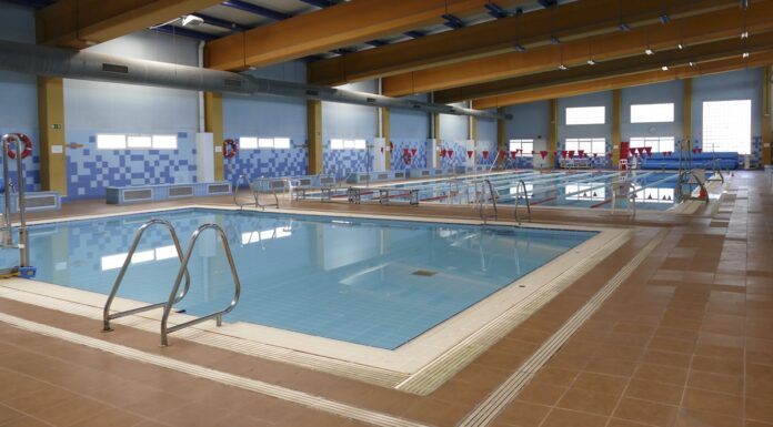 El PSOE de Móstoles denuncia la falta de mantenimiento en la piscina municipal de Cumbres