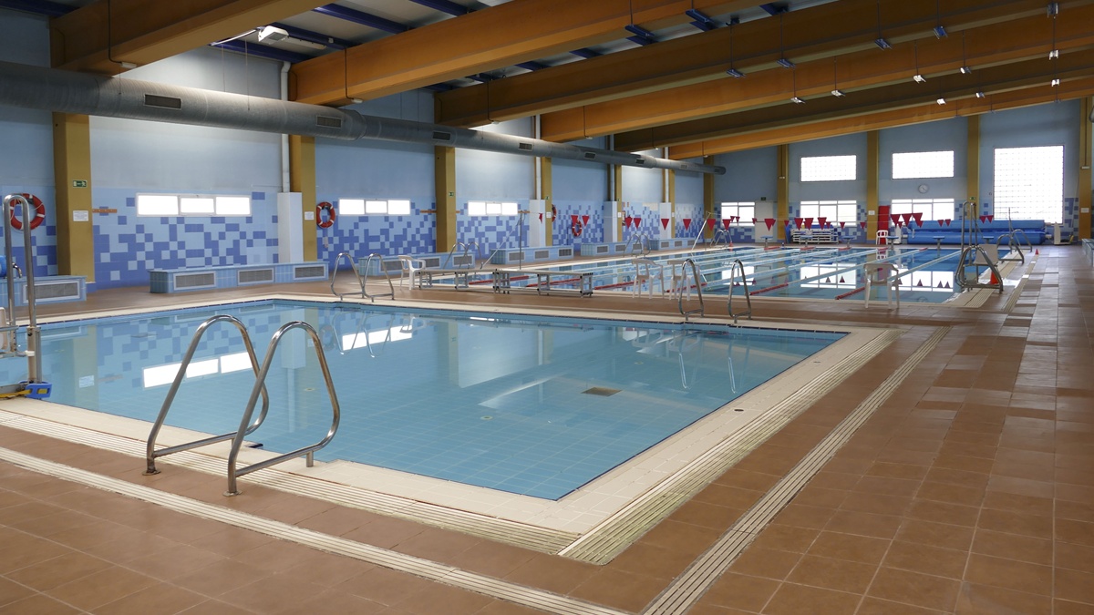 El PSOE de Móstoles denuncia la falta de mantenimiento en la piscina municipal de Cumbres