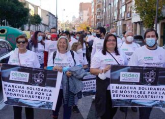 Móstoles camina frente a la espondiloartritis en octubre