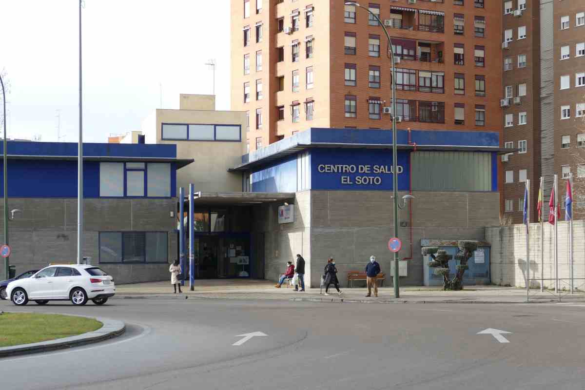 Los vecinos de Móstoles podrán gestionar sus citas médicas por WhatsApp a partir de 2026