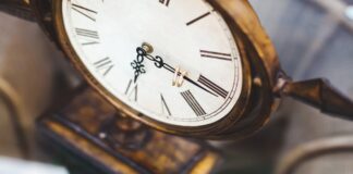 Móstoles se prepara para el cambio de hora: qué día será y cómo afectará a tu descanso