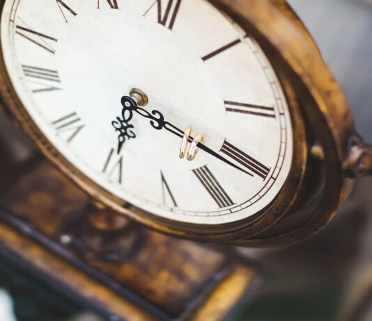Móstoles se prepara para el cambio de hora: qué día será y cómo afectará a tu descanso