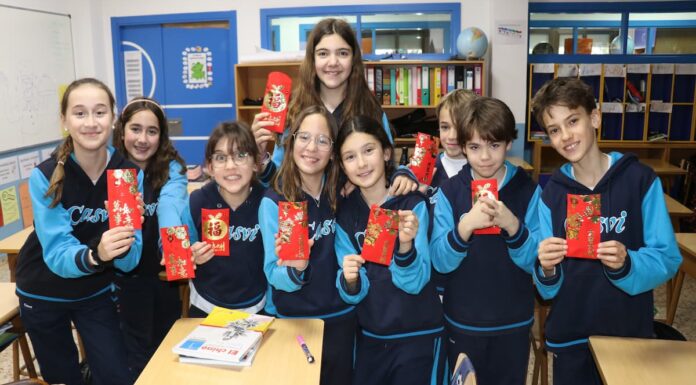 Los beneficios sociales de aprender idiomas en la infancia toman fuerza en la educación local