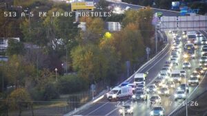 Se están produciendo colas de atasco. Cortado un carril en la A-5 por un accidente a la altura de Móstoles con varios vehículos implicados
