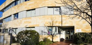 Transforman la terraza del Centro de Mayores La Princesa de Móstoles en una sala polivalente