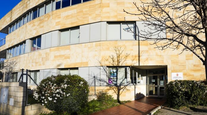 Transforman la terraza del Centro de Mayores La Princesa de Móstoles en una sala polivalente