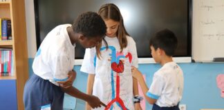 Fomentar la curiosidad científica: el mejor experimento para educar a los niños del futuro