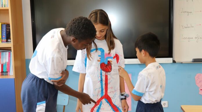 Fomentar la curiosidad científica: el mejor experimento para educar a los niños del futuro