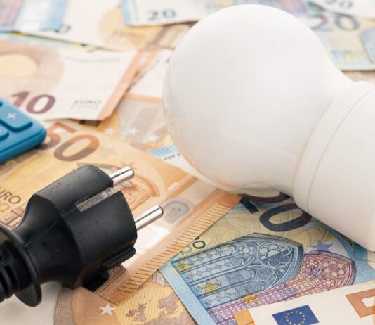 Nueva subida en el precio de la luz: así afectará a los vecinos de Móstoles