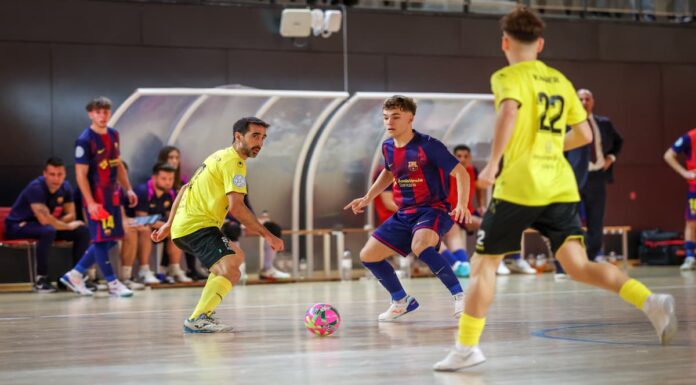 El FS Móstoles gana al filial del FC Barcelona y se mantiene líder de Segunda División El FS Móstoles gana al filial del FC Barcelona y se mantiene líder de Segunda División