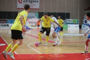 El FS Móstoles pierde en Zaragoza, pero acaba el año en puestos de playoffs de ascenso