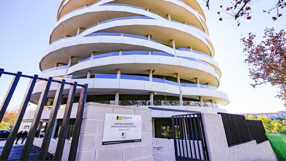 Abre en Móstoles un complejo con apartamentos intergeneracionales, centro de día y 200 plazas