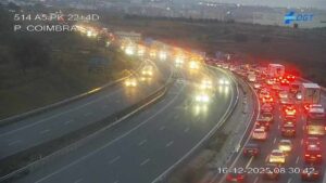 Varios kilómetros de atasco en la A-5 a su paso por Móstoles por un accidente de tráfico