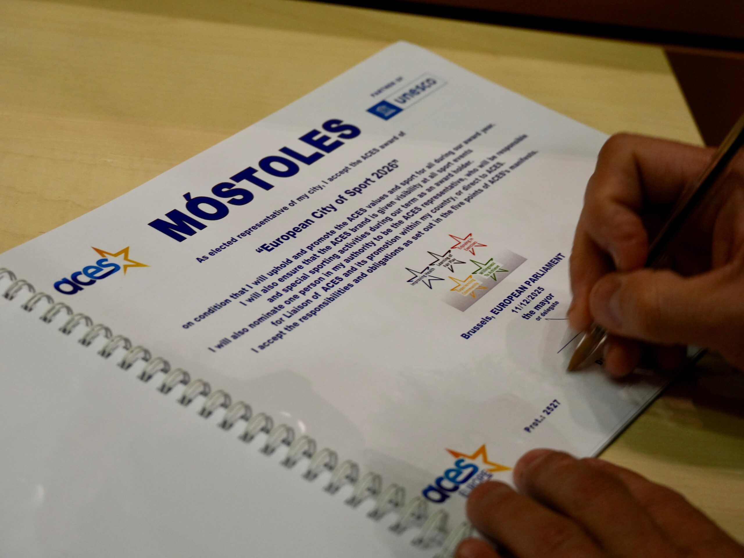 Móstoles recibe el título de Ciudad Europea del Deporte 2026 en Bruselas