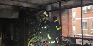 Un incendio en una vivienda de Móstoles deja a cinco personas atendidas