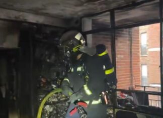 Un incendio en una vivienda de Móstoles deja a cinco personas atendidas