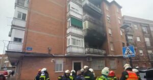 Un incendio en una vivienda de Móstoles deja a cinco personas atendidas
