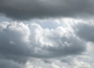 Así será el tiempo de esta semana en Móstoles: suben las temperaturas y llegan tormentas