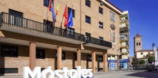 La plantilla del Ayuntamiento de Móstoles reclama soluciones laborales ante su solución actual