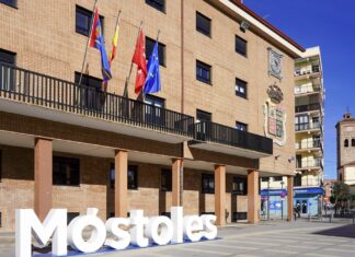 La plantilla del Ayuntamiento de Móstoles reclama soluciones laborales ante su solución actual