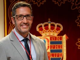 Tensión entre Vox y PP en Móstoles tras la salida de Daniel Martín: el alcalde anuncia su relevo en Cultura