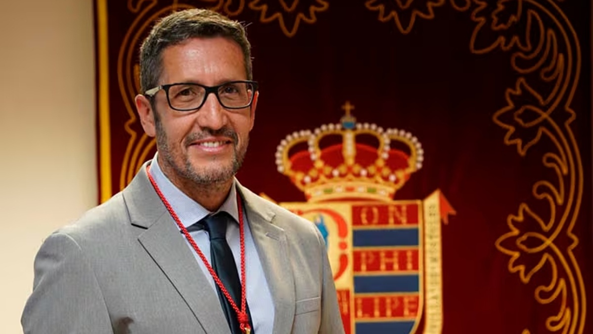 Tensión entre Vox y PP en Móstoles tras la salida de Daniel Martín: el alcalde anuncia su relevo en Cultura