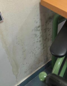 Denuncian la situación insostenible en varios institutos de Móstoles: falta de personal y riesgo sanitario