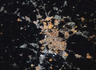 ¿Logras ver Móstoles? La impresionante foto nocturna de Madrid desde el espacio que se ha vuelto viral