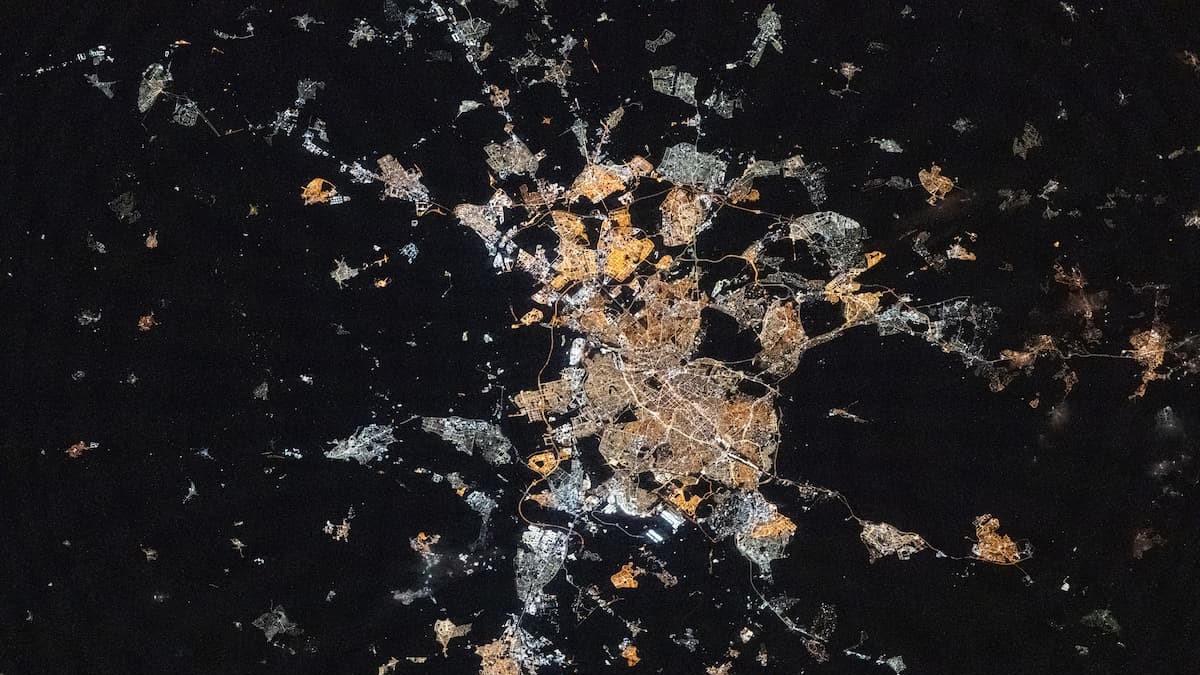 ¿Logras ver Móstoles? La impresionante foto nocturna de Madrid desde el espacio que se ha vuelto viral