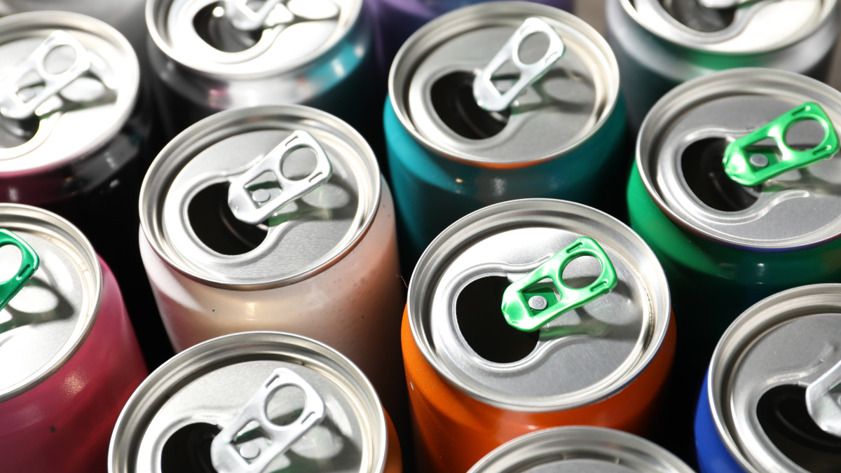 Reciclar latas en Móstoles puede dar dinero: el nuevo servicio a domicilio que paga por tu basura