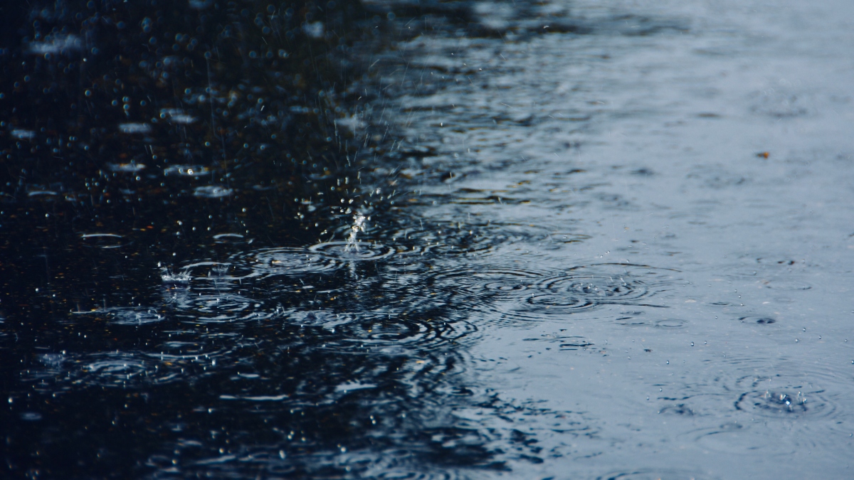 Móstoles se prepara para la llegada de las lluvias intensas y las tormentas: el tiempo de la semana