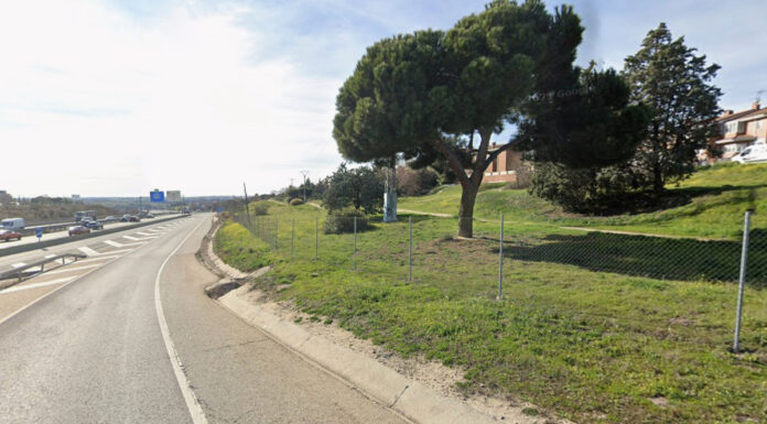 Móstoles se planta contra las pantallas de la A-5: denuncian muros de 5 metros cerca de las casas en Parque Coimbra Móstoles se planta contra las pantallas de la A-5: denuncian muros de 5 metros cerca de las casas en Parque Coimbra