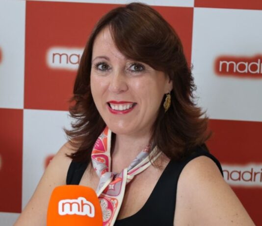 La portavoz de VOX en Móstoles, Nieva Machín, dimite del Gobierno municipal y pasa a la oposición